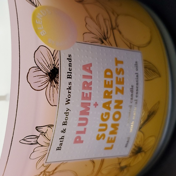 2pc Plumeria & Sugared Lemon Zest 3-Wick Candles -- New!! - Picture 3 of 3